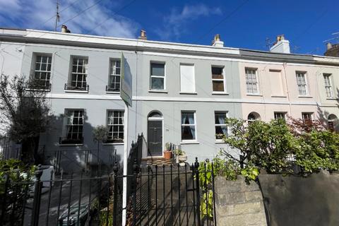 Hewlett Road Cheltenham