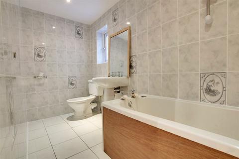 undefined, East Street, Bromley BR1