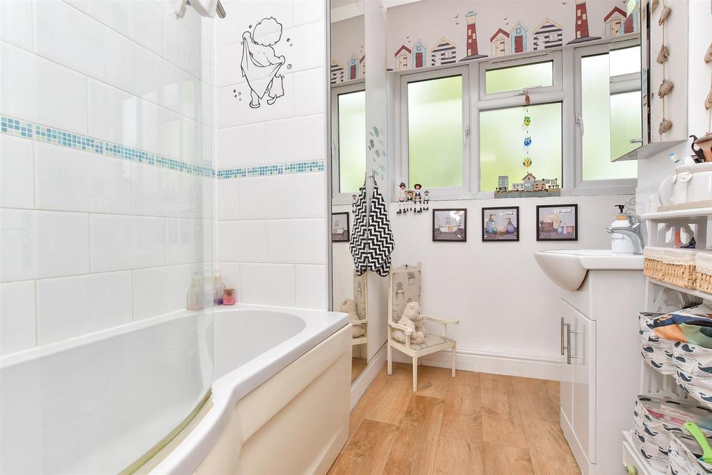 En-Suite Bathroom