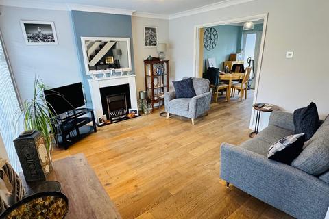 3 bedroom end of terrace house for sale, Neath Drive, Ipswich IP2