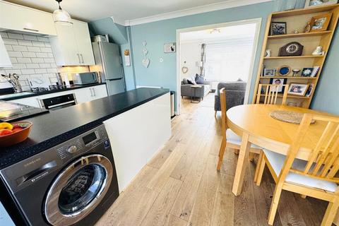 51 Neath Drive, Ipswich, IP2 9TA