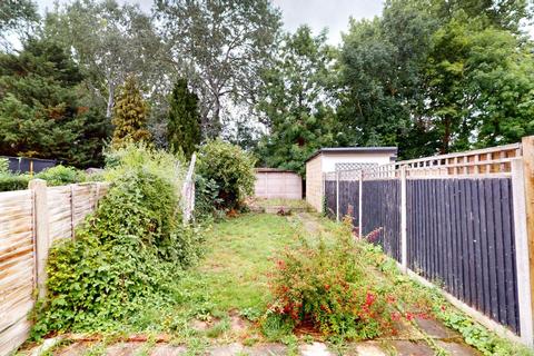 82 Hamilton Avenue, Cheam, Sutton, SM3 9RL