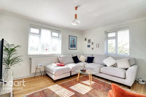 2 bedroom flat for sale, Craven Gardens, Barkingside