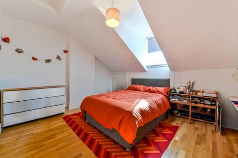 3 bedroom flat to rent, South Villas, Camden, London, NW1