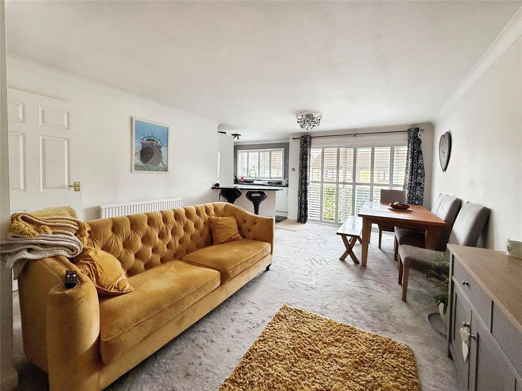 Apartment in Cardiff, Pentwyn - View 2