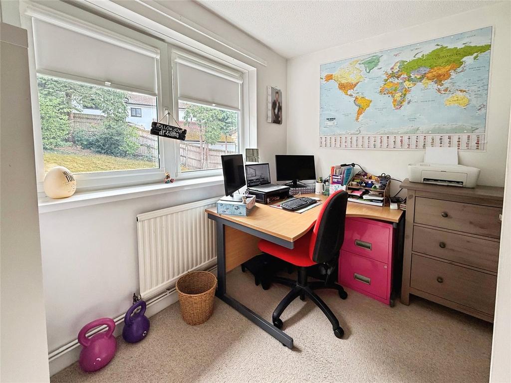 Apartment in Cardiff, Pentwyn - More