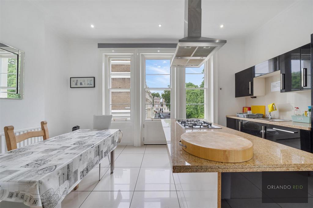 14 Albert Square SW8 1 BT-4.jpg