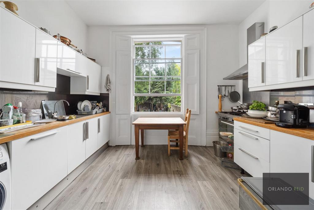 14 Albert Square SW8 1 BT-5.jpg