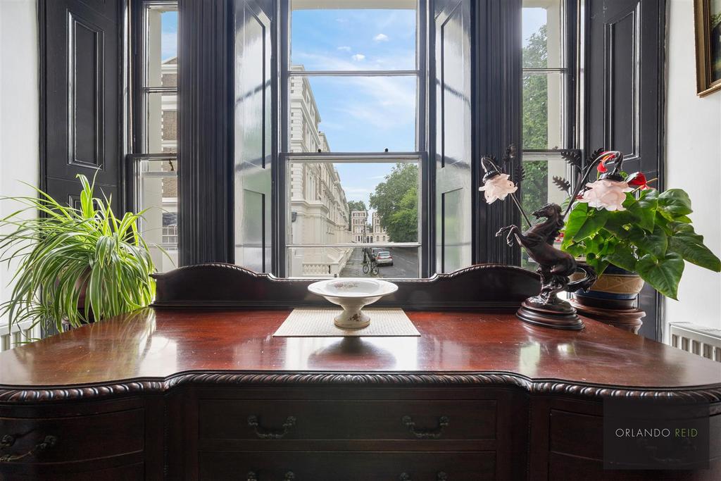 14 Albert Square SW8 1 BT-8.jpg
