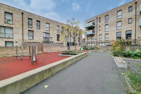 2 bedroom flat to rent, East Street, Elephant and Castle, London, SE17