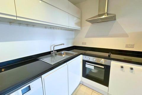 1 bedroom apartment for sale, Walton Road, East Molesey KT8