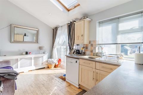 3 bedroom terraced house for sale, Downlands Avenue, Worthing