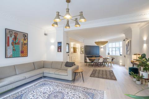 4 bedroom apartment for sale, Eton Court, Eton Avenue, London, NW3