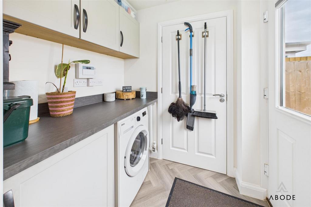 CAM04913 G0-PR0077-STILL012.jpg