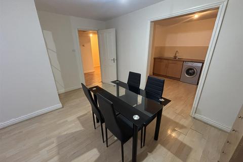 3 bedroom apartment to rent, The Portland, Whiteoak Road, Fallowfield