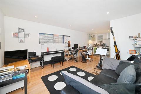 1 bedroom flat to rent, Galaxy Building, Crews Street, London E14
