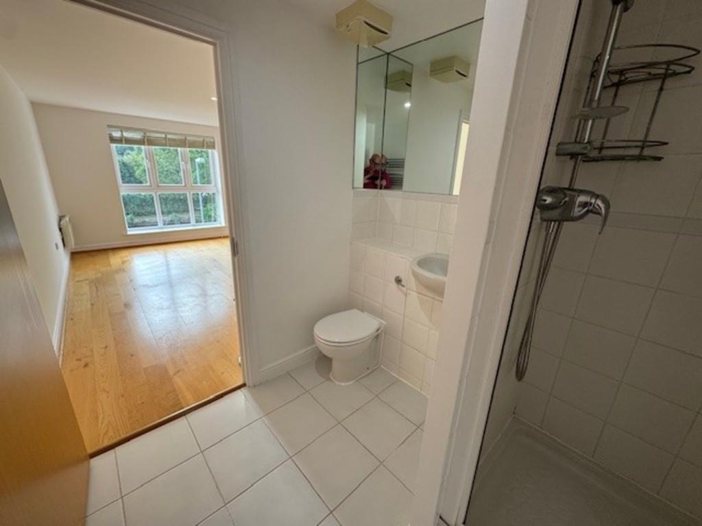 En-Suite to Master Bedroom