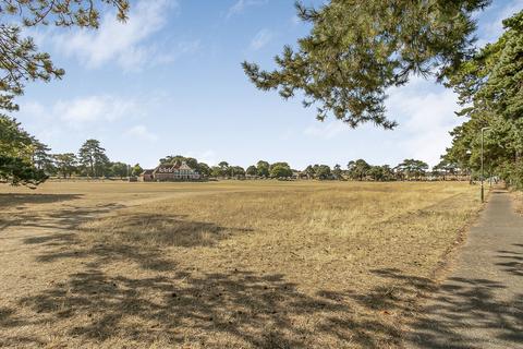 undefined, Kings Park Drive, Bournemouth
