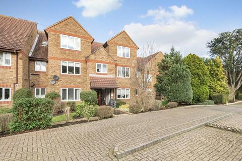 Kempton Avenue, Sunbury-on-Thames, TW16