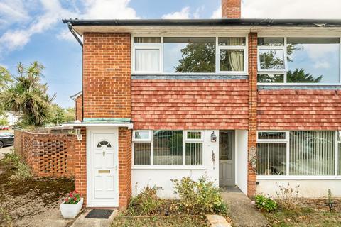 2 bedroom maisonette to rent, French Street, Sunbury-On-Thames TW16