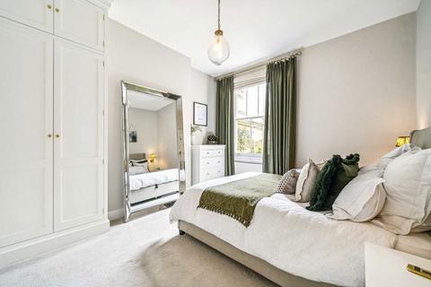 2 bedroom flat for sale, Hambalt Road, London SW4