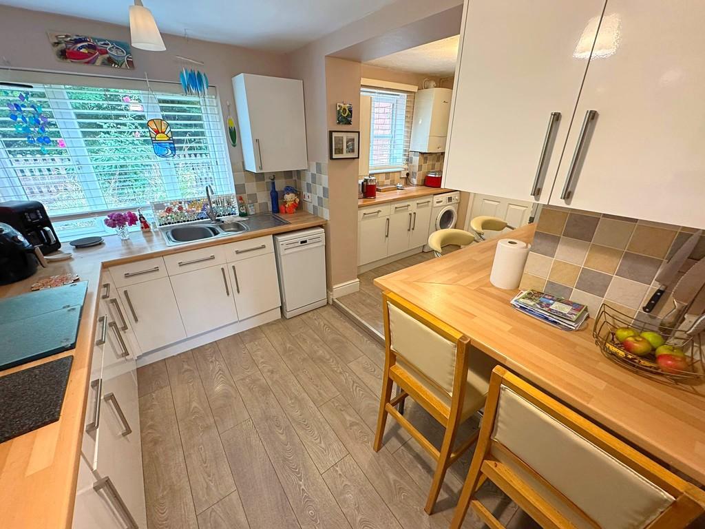 Kitchen (2)
