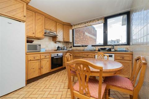 3 bedroom flat for sale, Tachbrook Street, London SW1V