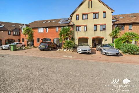 3 bedroom townhouse for sale, Cadgwith Place, Portsmouth PO6