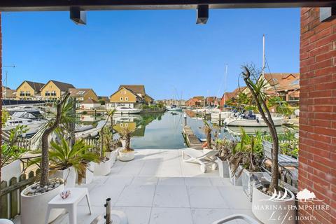3 bedroom townhouse for sale, Cadgwith Place, Portsmouth PO6