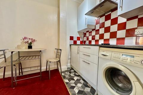 Studio to rent, College Hill Road, Harrow