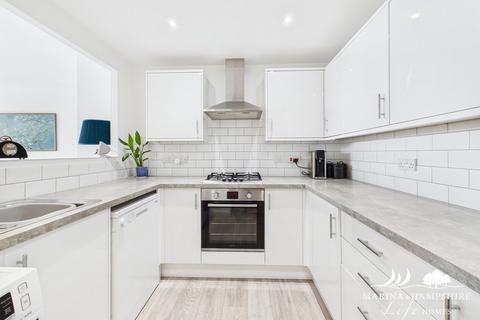 1 bedroom apartment for sale, Oyster Quay, Port Solent PO6