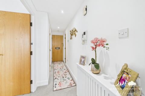 1 bedroom apartment for sale, Oyster Quay, Port Solent PO6