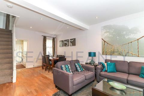 undefined, Edward Grove, New Barnet EN4