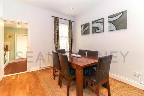 undefined, Edward Grove, New Barnet EN4