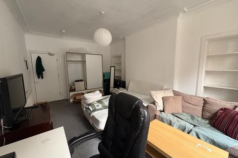 undefined, Flat B/R, 6 Cresswell Street, Hillhead, West End
