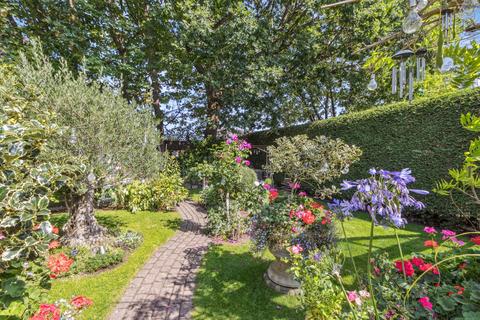 undefined, Pinner Hill Road, Pinner, HA5