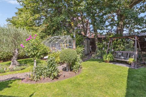 3 bedroom semi-detached house for sale, Pinner Hill Road, Pinner, HA5