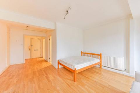 Studio to rent, Euston Road, Fitzrovia, London, NW1