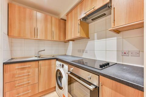 Studio to rent, Euston Road, Fitzrovia, London, NW1