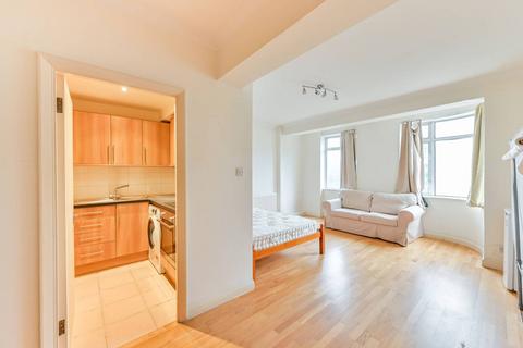 Studio to rent, Euston Road, Fitzrovia, London, NW1