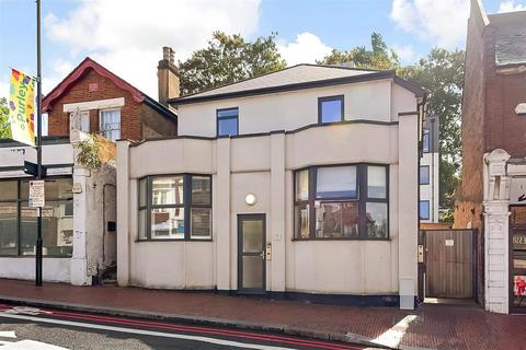 Flat 5, Decimal Court, 10 Whytecliffe Road South, Purley, CR8 2AU