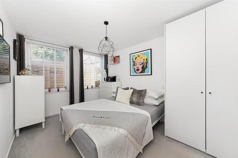 Flat 5, Decimal Court, 10 Whytecliffe Road South, Purley, CR8 2AU