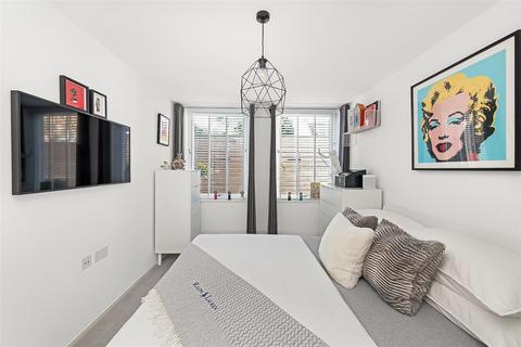 Flat 5, Decimal Court, 10 Whytecliffe Road South, Purley, CR8 2AU