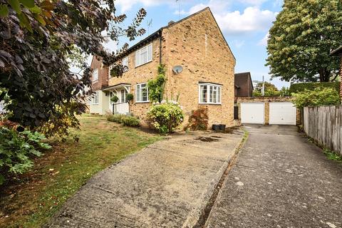 3 bedroom end of terrace house for sale, St. James Close, Reading RG8