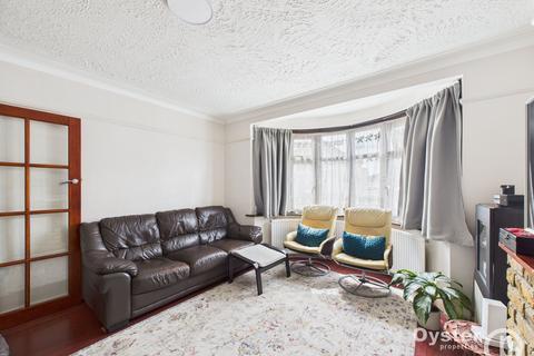 4 bedroom semi-detached house for sale, Chestnut Drive, Pinner, HA5