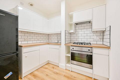 2 bedroom flat for sale, Essex Road, Acton, London, W3