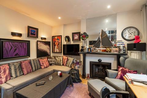 1 bedroom flat to rent, Kensington Court Mews, London, W8