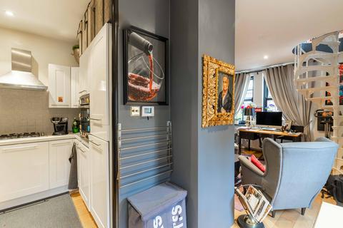 1 bedroom flat to rent, Kensington Court Mews, London, W8