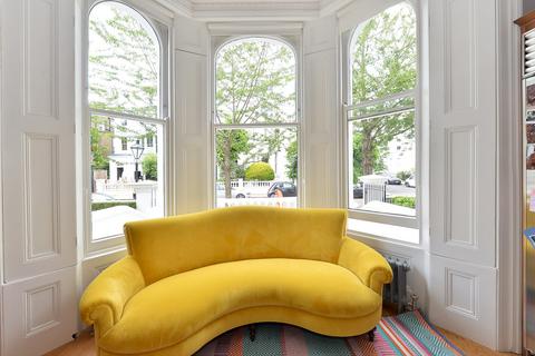 undefined, Palace Gardens Terrace, Kensington and Chelsea, London, W8
