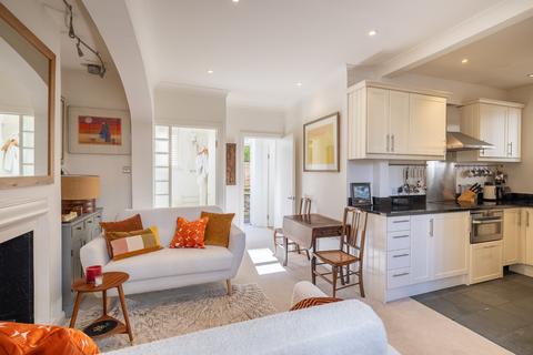 2 bedroom flat to rent, Rosemoor Street, Chelsea, London, SW3